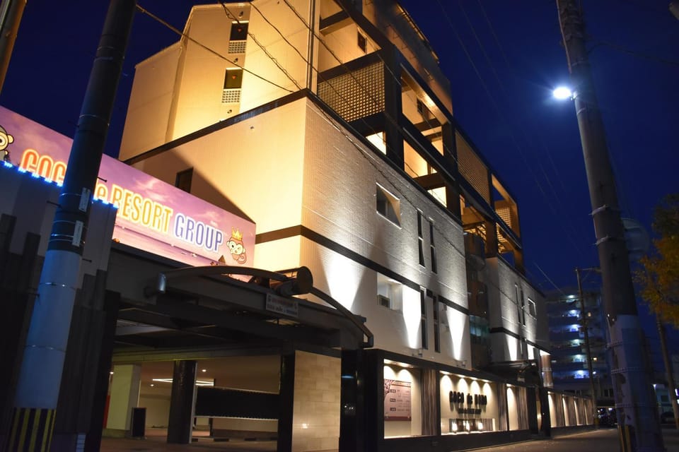 Property building, Facade/entrance