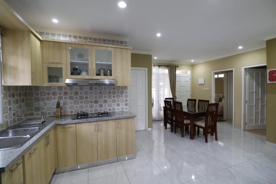 Diyar Villas Puncak M6/12 Villa in West Java