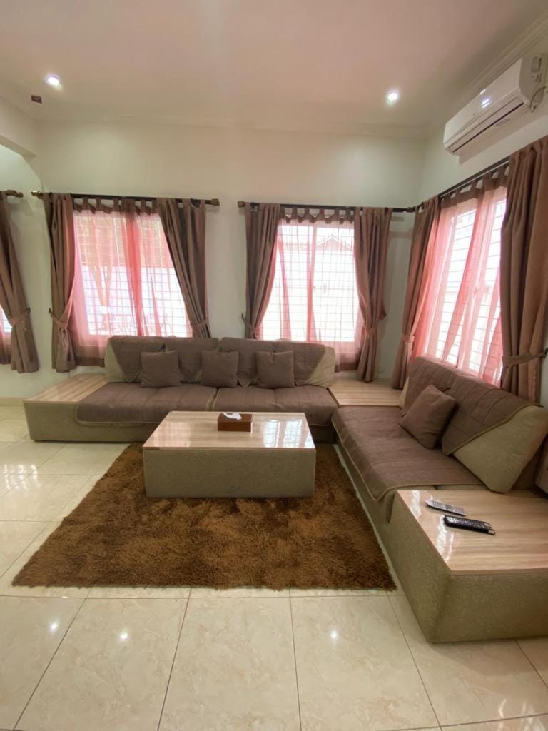 Living room, Seating area, air conditioner