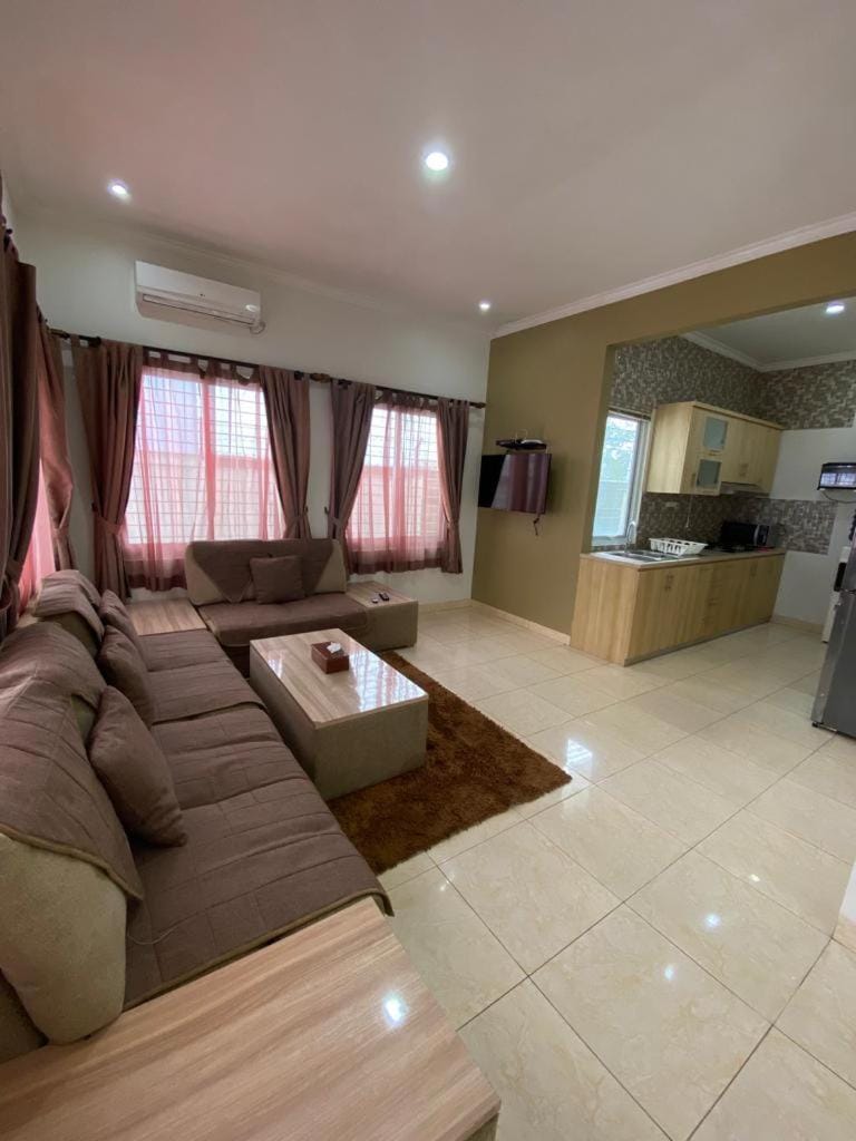 Kitchen or kitchenette, Living room, Seating area, Dining area, minibar, pet friendly, stove