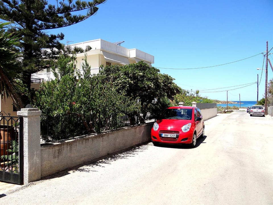 Nearby landmark, Facade/entrance, Beach