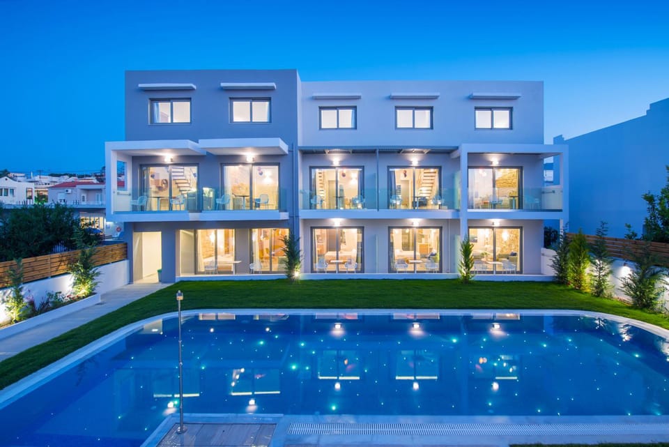 Bird's eye view, Pool view