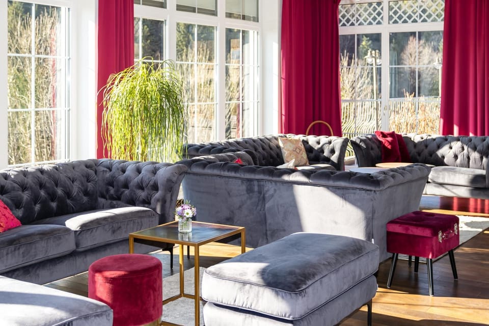 Communal lounge/ TV room