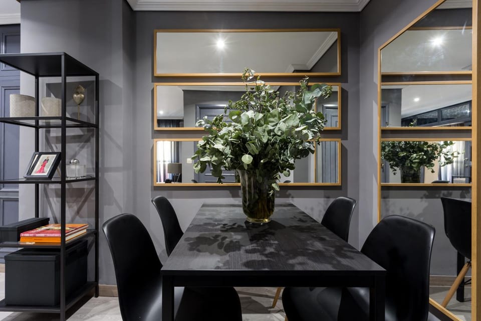 Living room, Dining area