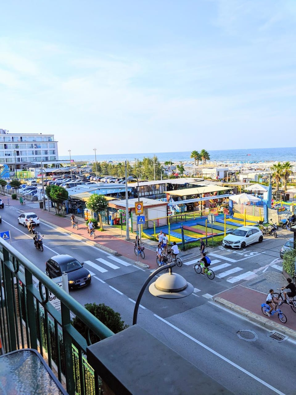 Day, People, Natural landscape, Sea view, Street view, Parking