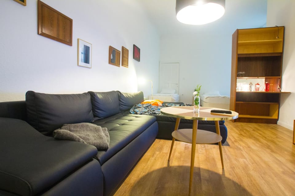 Friedrichshain Group Basecamp 10 Guests Apartment in Berlin