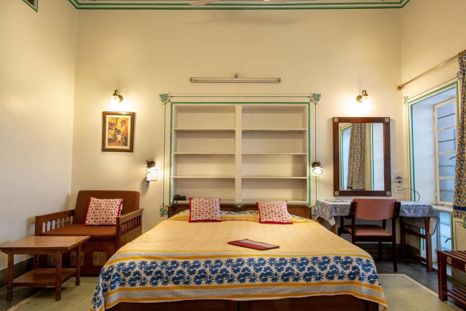 Bed, Living room, Photo of the whole room, Bedroom