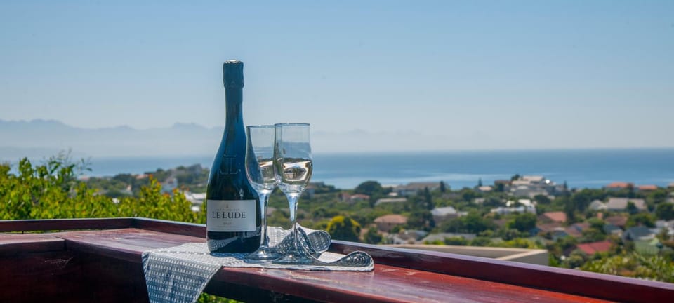 Mountain view, Sea view