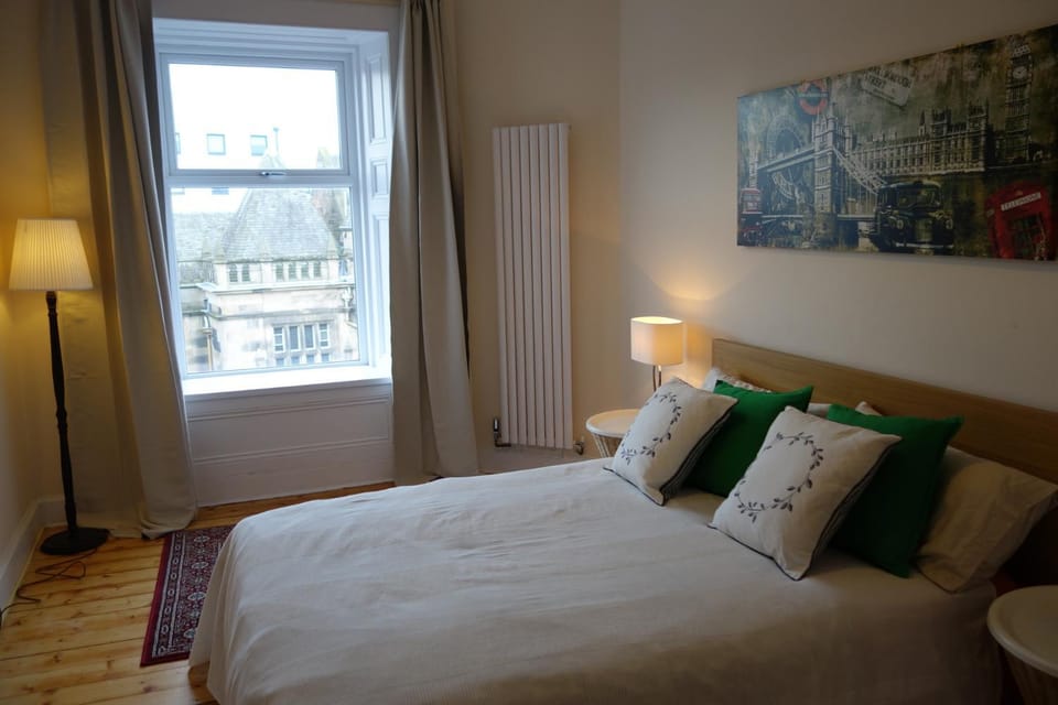 Newly Furnished 2 Bedroom Apartment on Leith Walk Apartment in Edinburgh