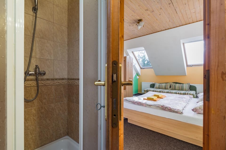 Bathroom, Photo of the whole room