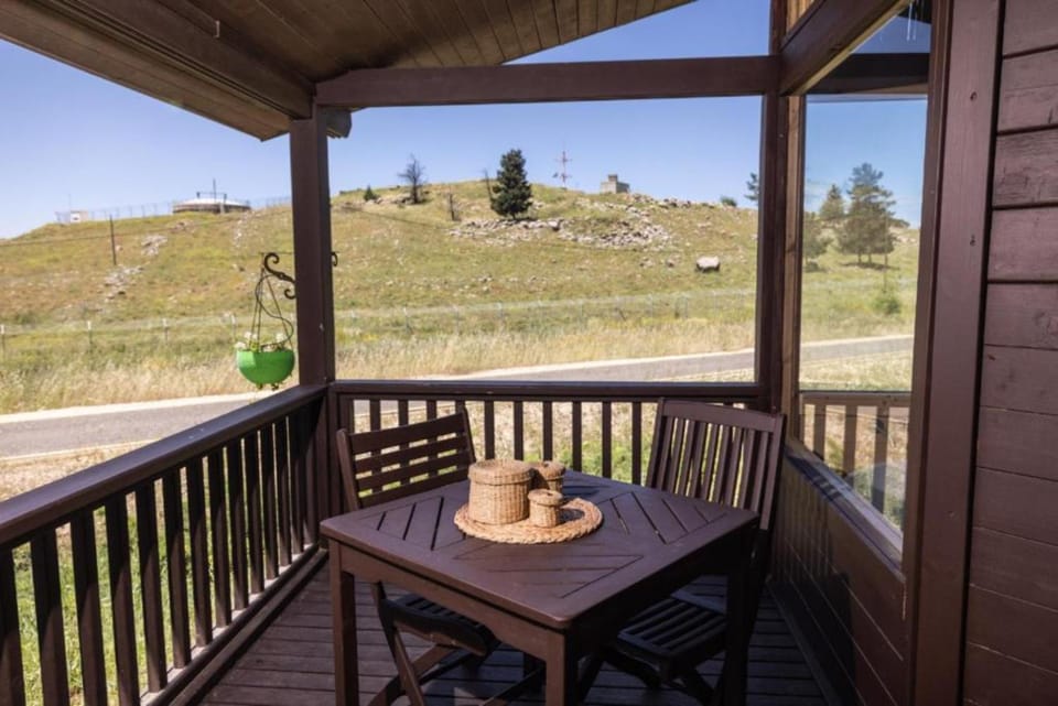 Patio, Day, Natural landscape, View (from property/room), Balcony/Terrace, Dining area, Mountain view