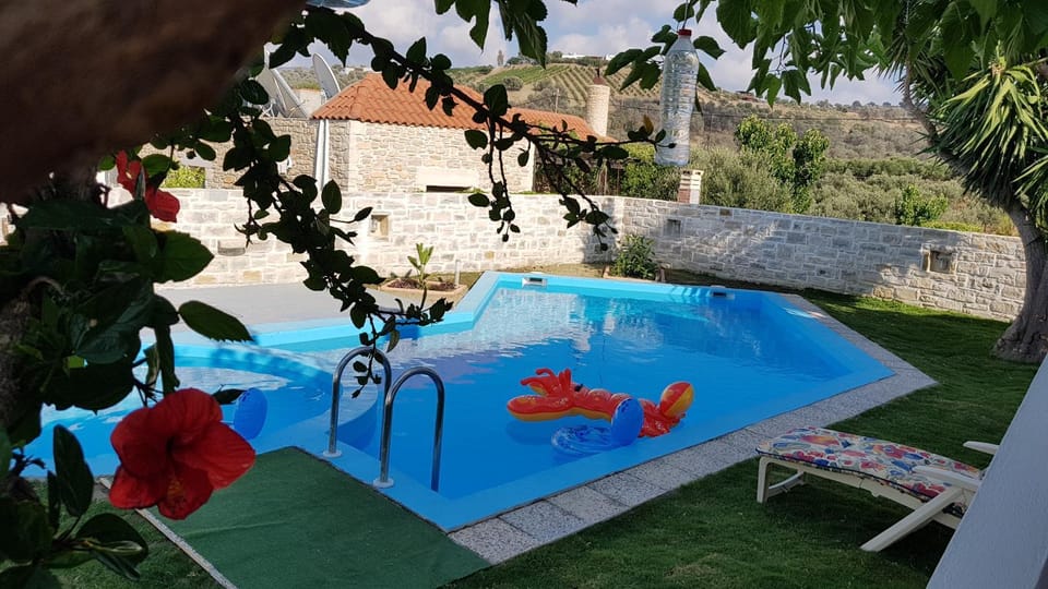 Swimming pool, Swimming pool