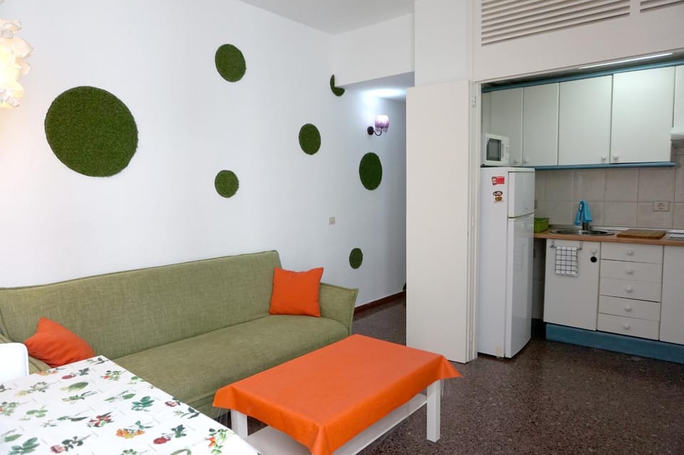 TV and multimedia, Balcony/Terrace, Kitchen or kitchenette, Living room, Seating area, Dining area