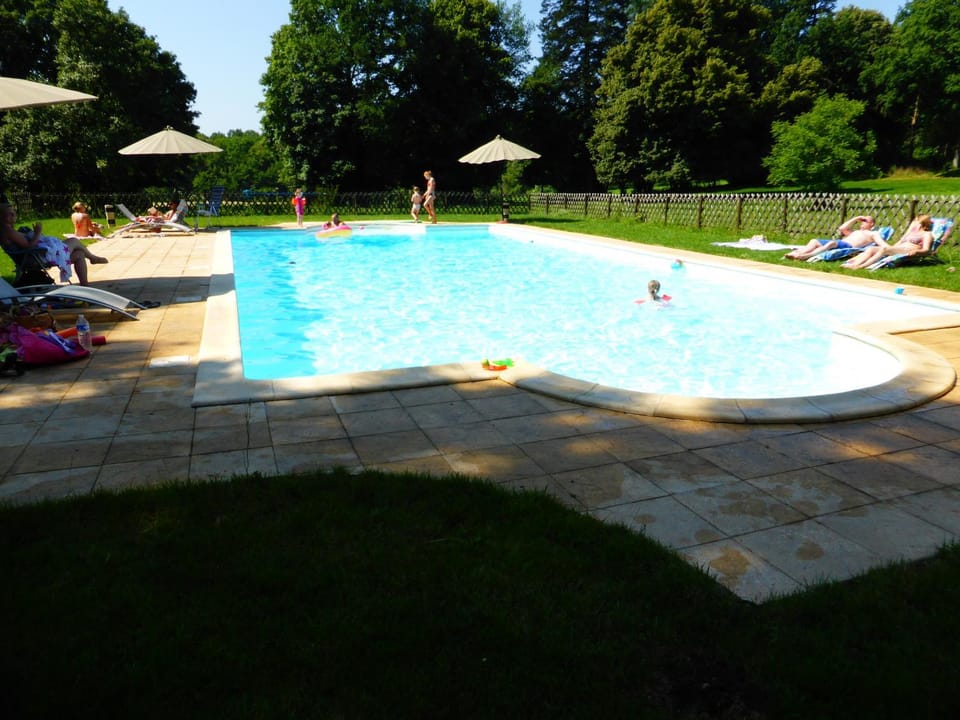 Swimming pool, Swimming pool