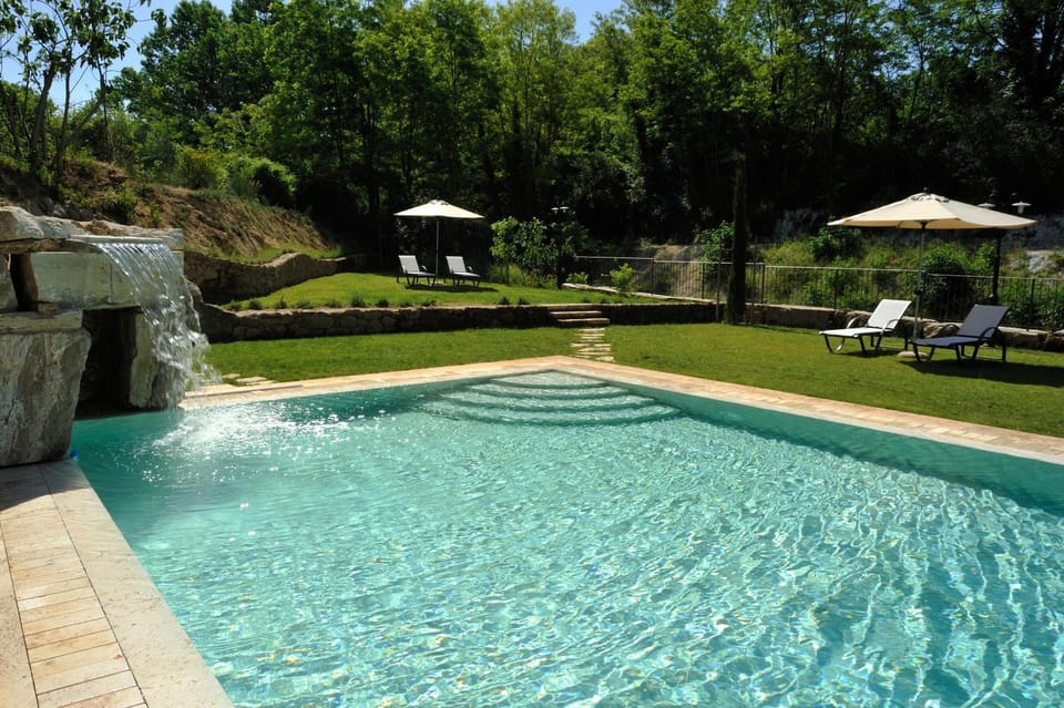 Day, Swimming pool
