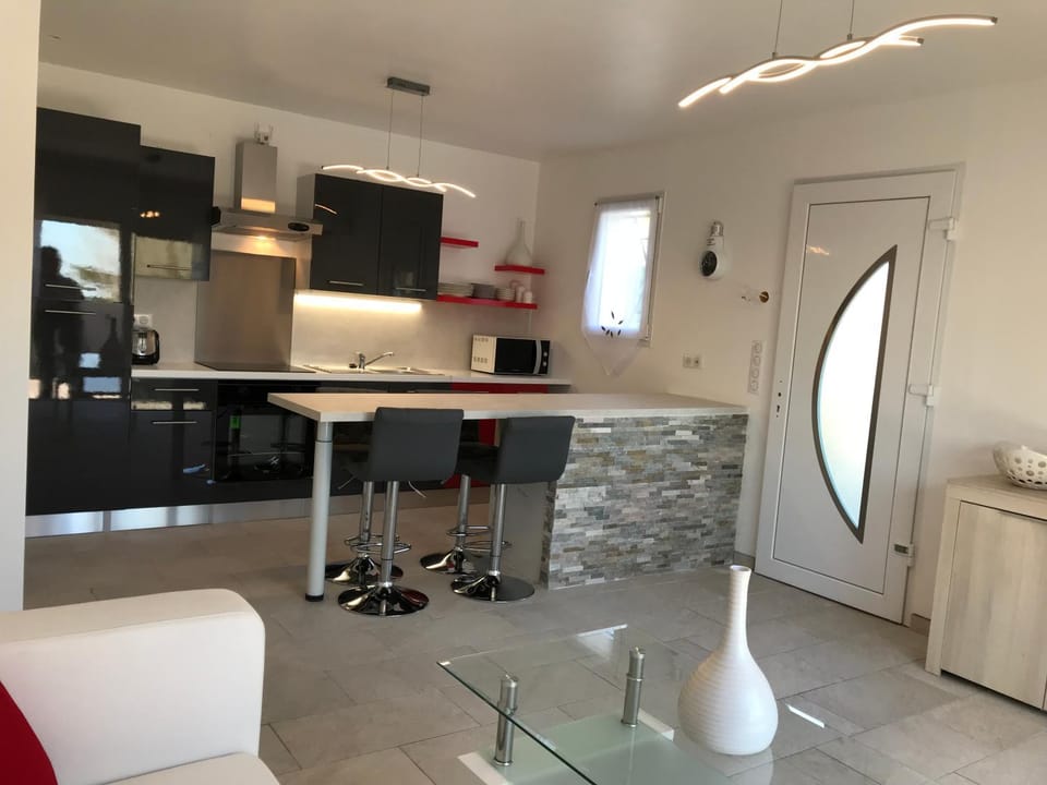Dining area, Communal kitchen