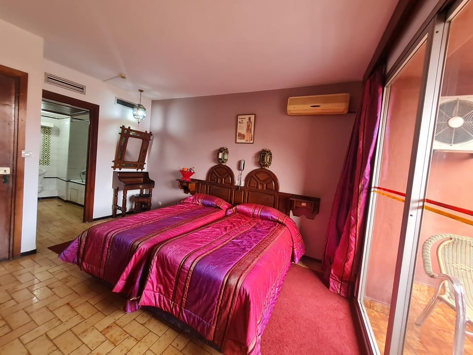 Bed, Photo of the whole room