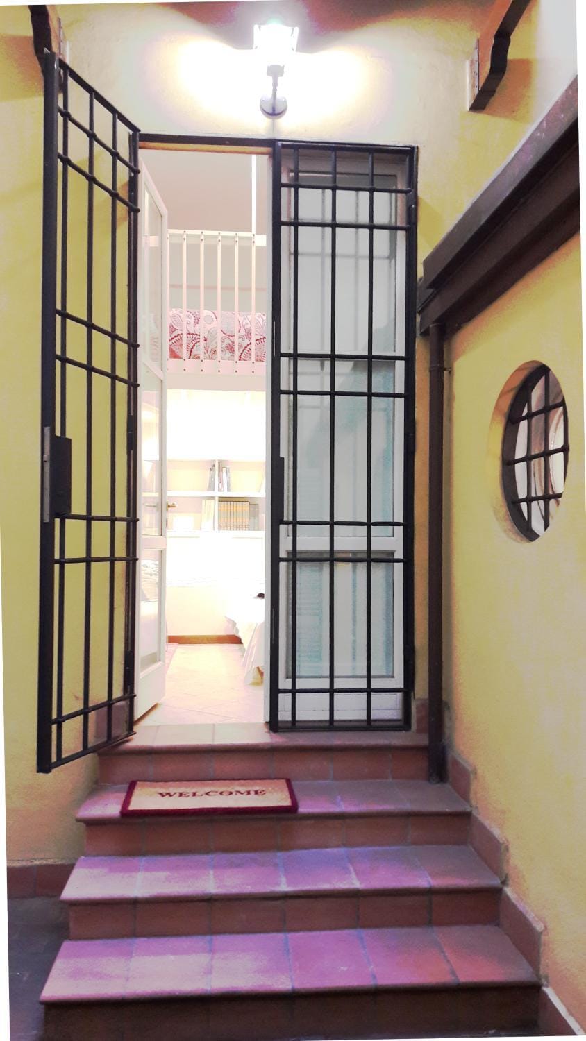 Facade/entrance