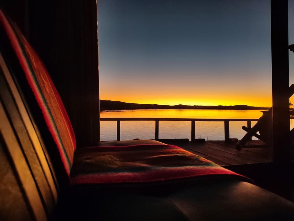 Bed, Natural landscape, View (from property/room), Balcony/Terrace, Photo of the whole room, Bedroom, Lake view, Sea view, Sunset
