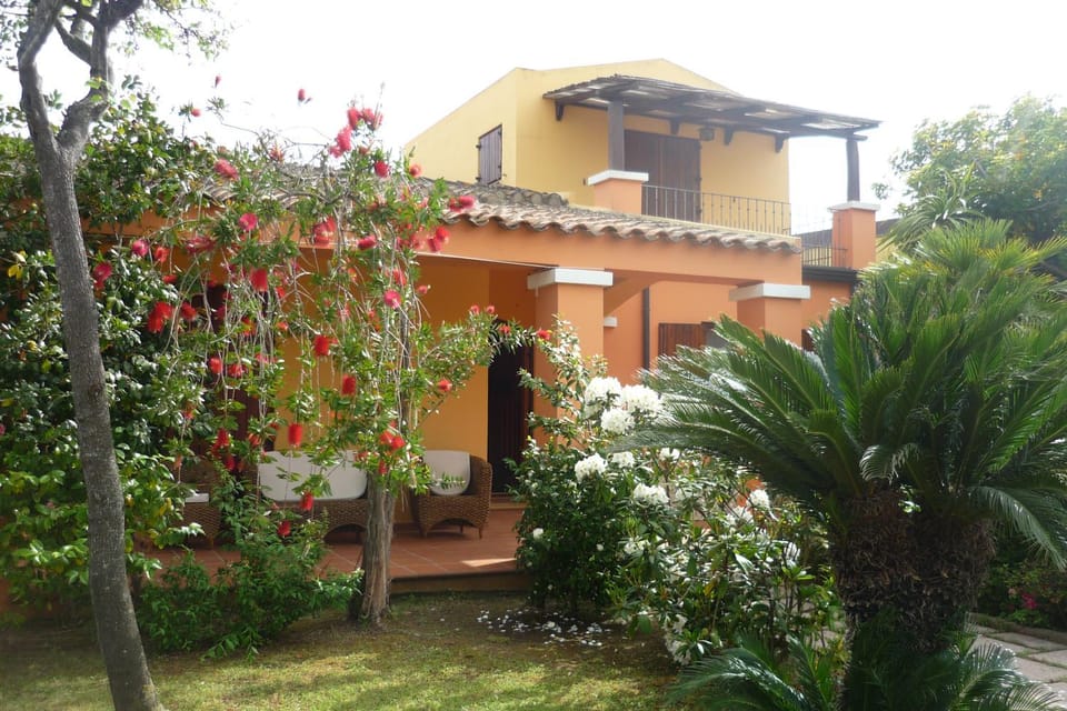 Property building, Garden, Garden view