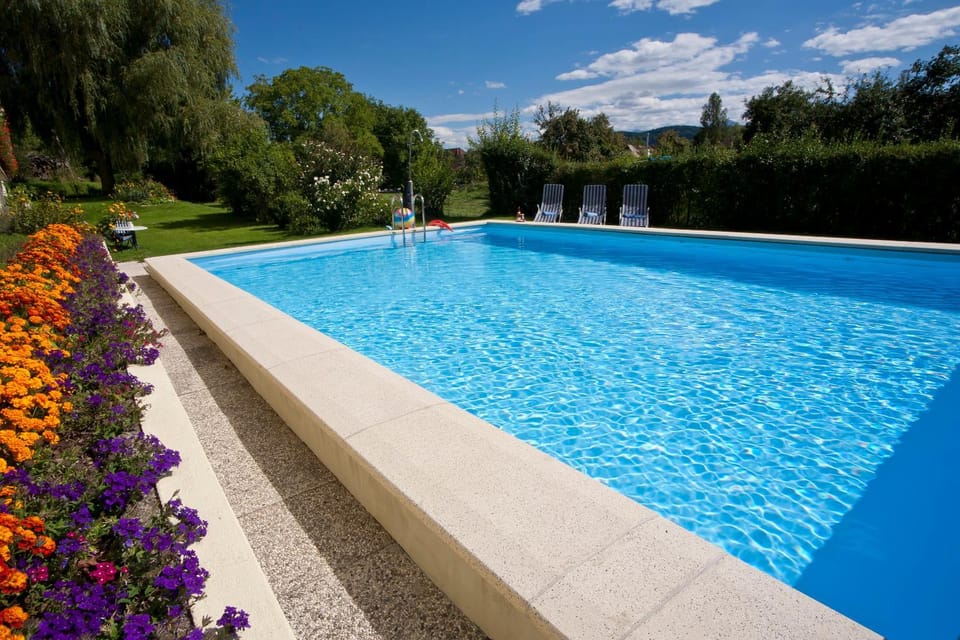 Swimming pool, Swimming pool