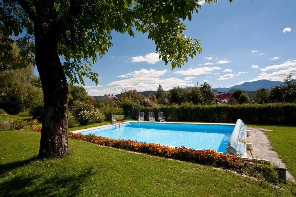 Swimming pool, Swimming pool