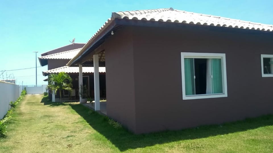 Frente a Praia. Ótima casa barra de são João Rio das ostras,fino acabamento House in Cabo Frio
