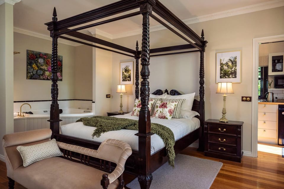 Bed, Bedroom, Bath