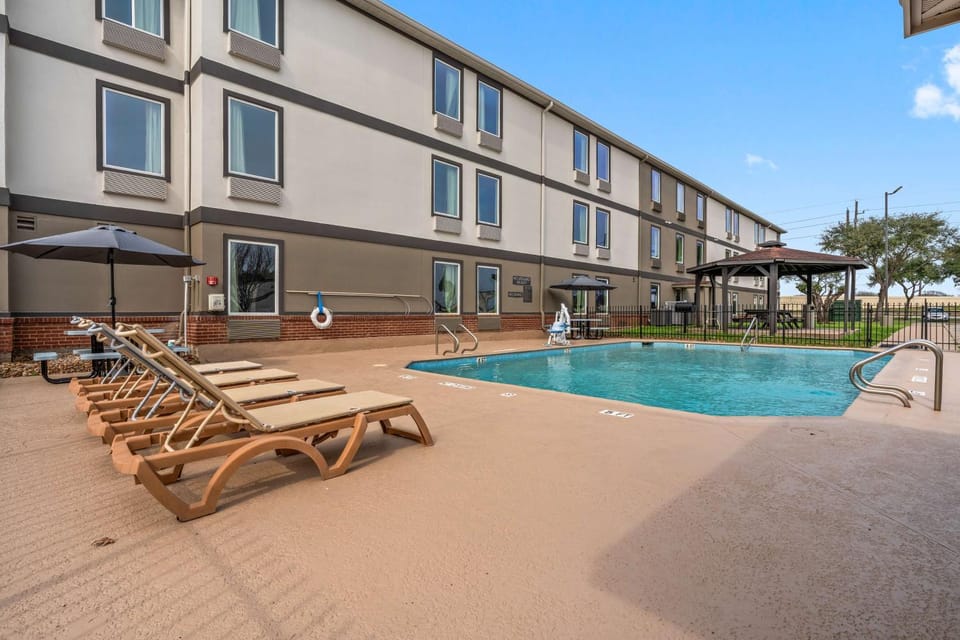 Pool view, Swimming pool