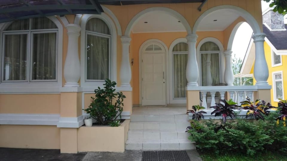 Diyar Villas Puncak NB3/3 Villa in West Java