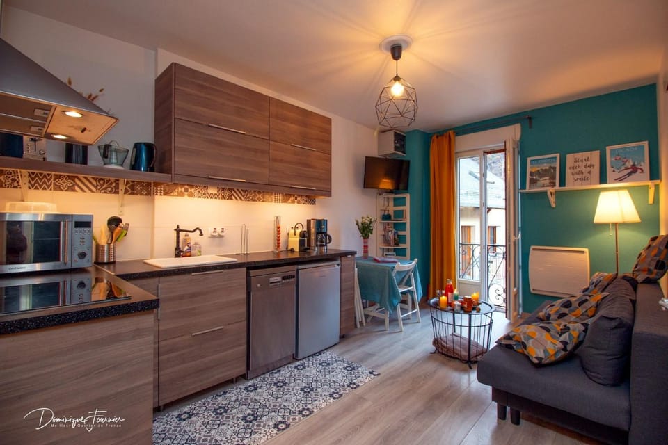 Les Meublés de Luchon - La Perle Bleue - Centre Luchon, Beau T2, 2 à 4 personnes, Wifi Apartment in Occitanie