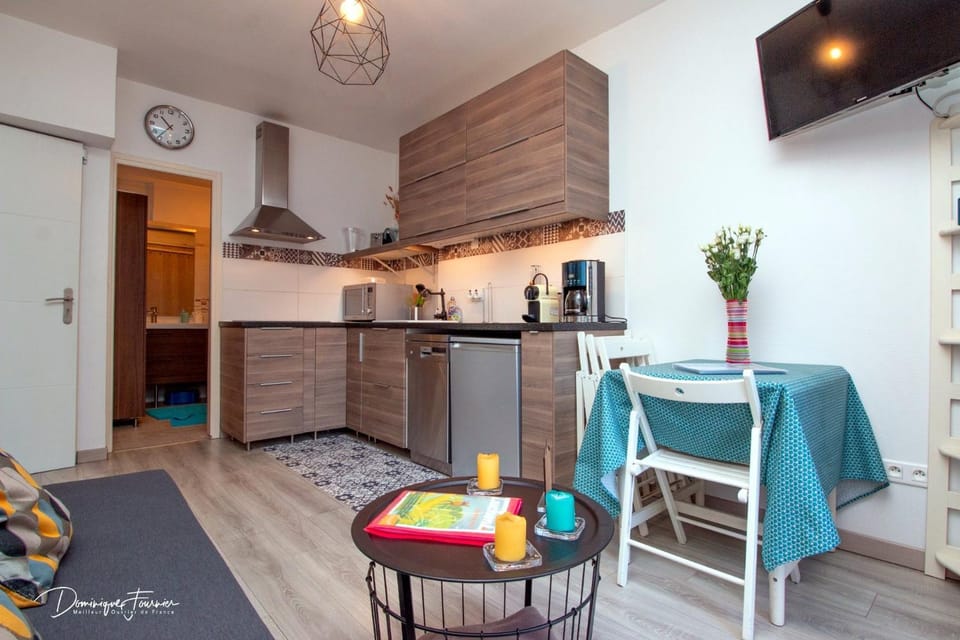 Les Meublés de Luchon - La Perle Bleue - Centre Luchon, Beau T2, 2 à 4 personnes, Wifi Apartment in Occitanie