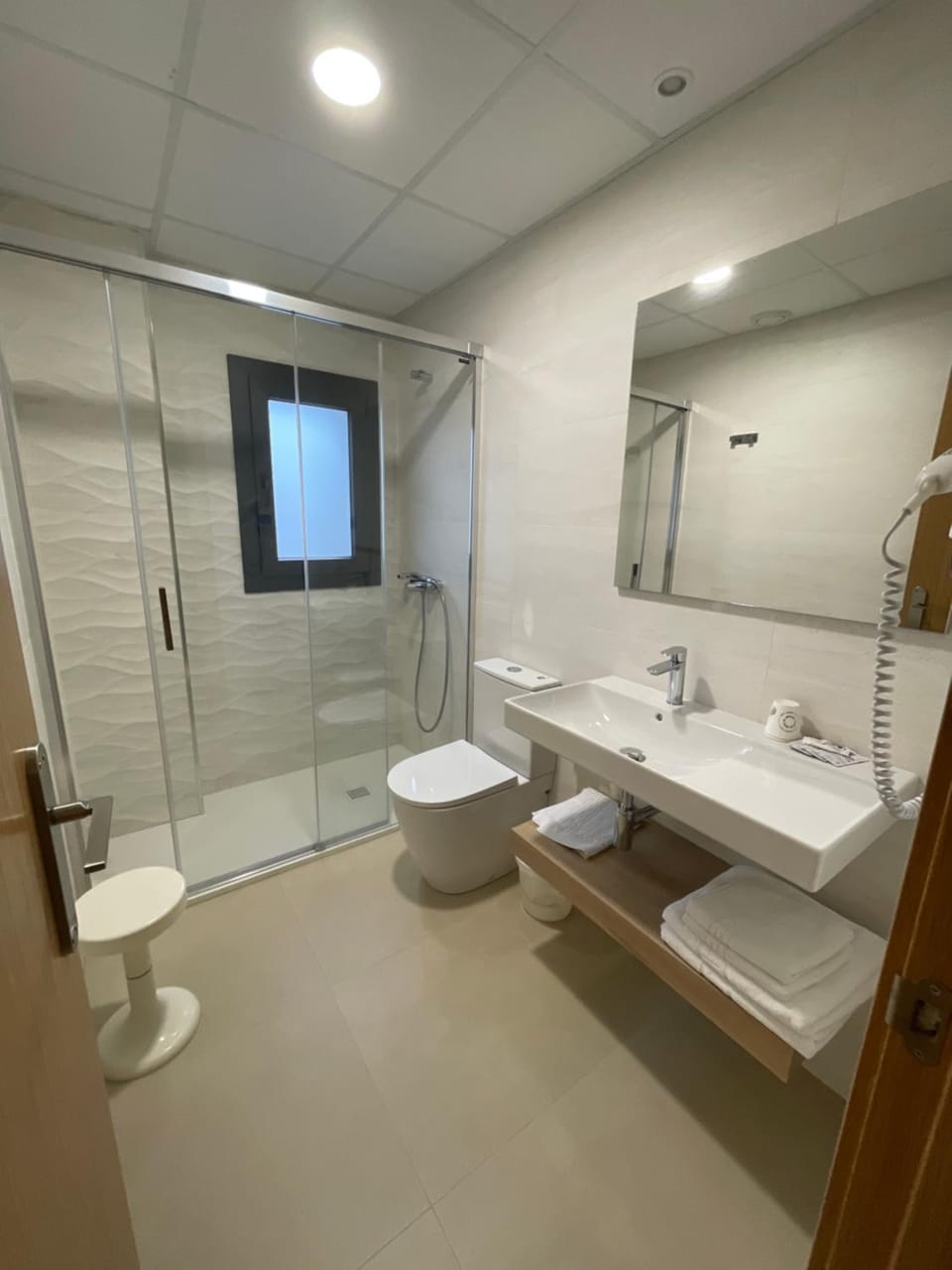 Shower, Bathroom, towels