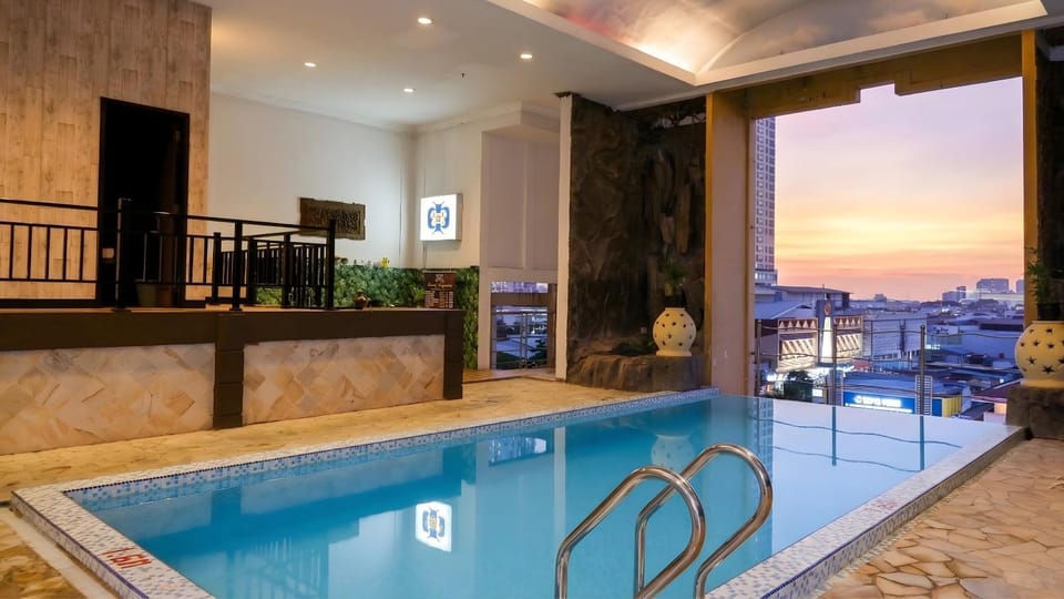 Natural landscape, Hot Tub, Pool view, Swimming pool