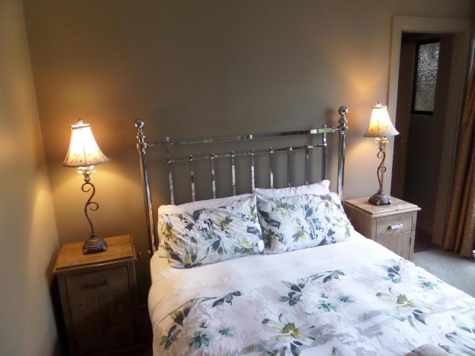 Designer Cottage Bed and Breakfast in Christchurch