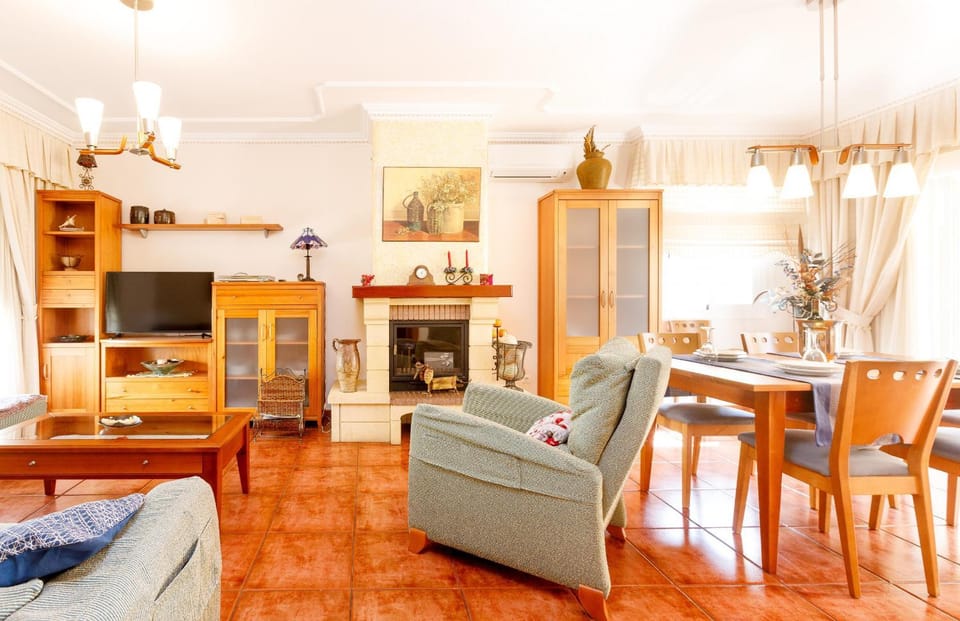 Communal lounge/ TV room, Living room
