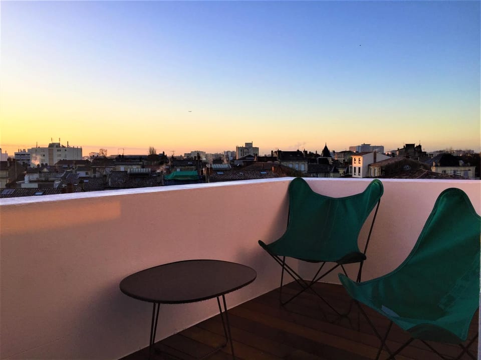 Balcony/Terrace, City view, Inner courtyard view