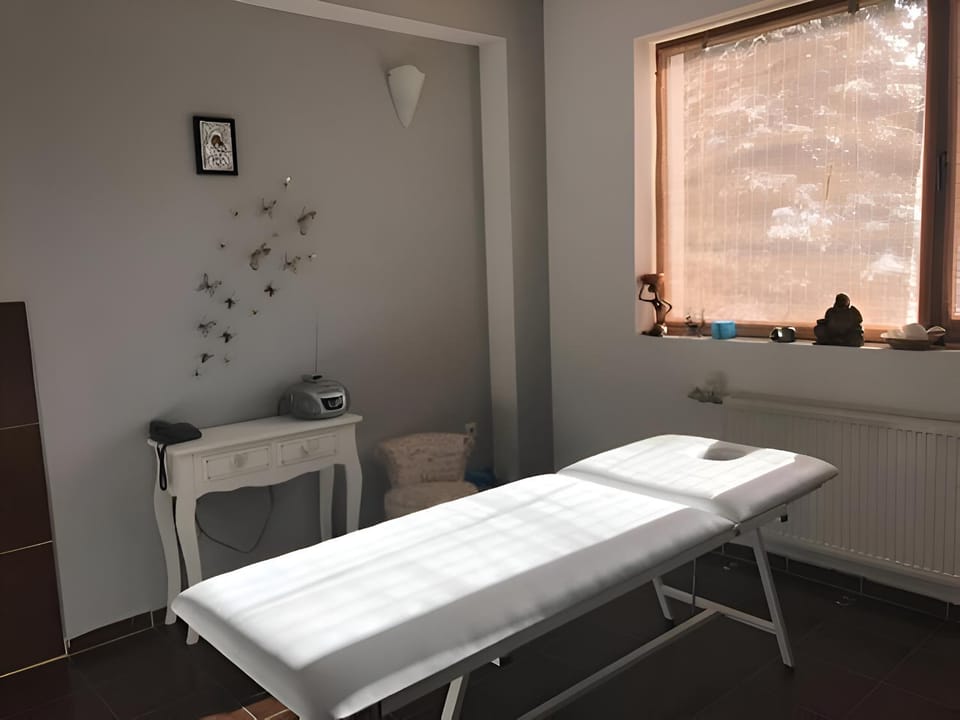 Property building, Massage, Sauna, Spa and wellness centre/facilities, Decorative detail