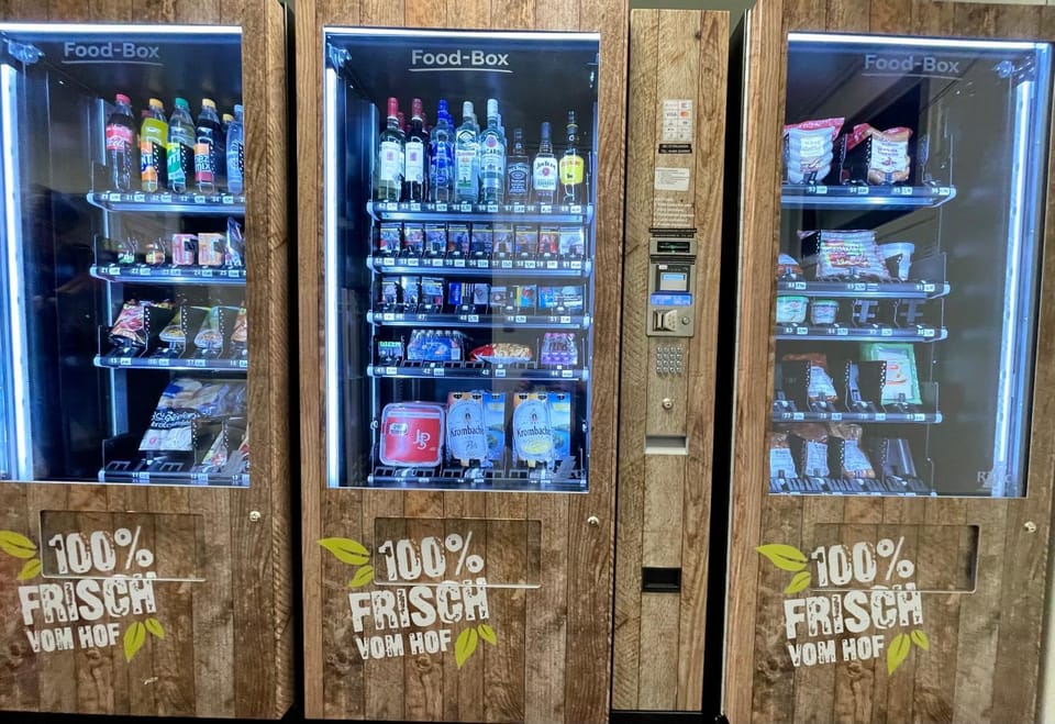 On-site shops, Supermarket/grocery shop, Shopping Area, Drinks, Alcoholic drinks
