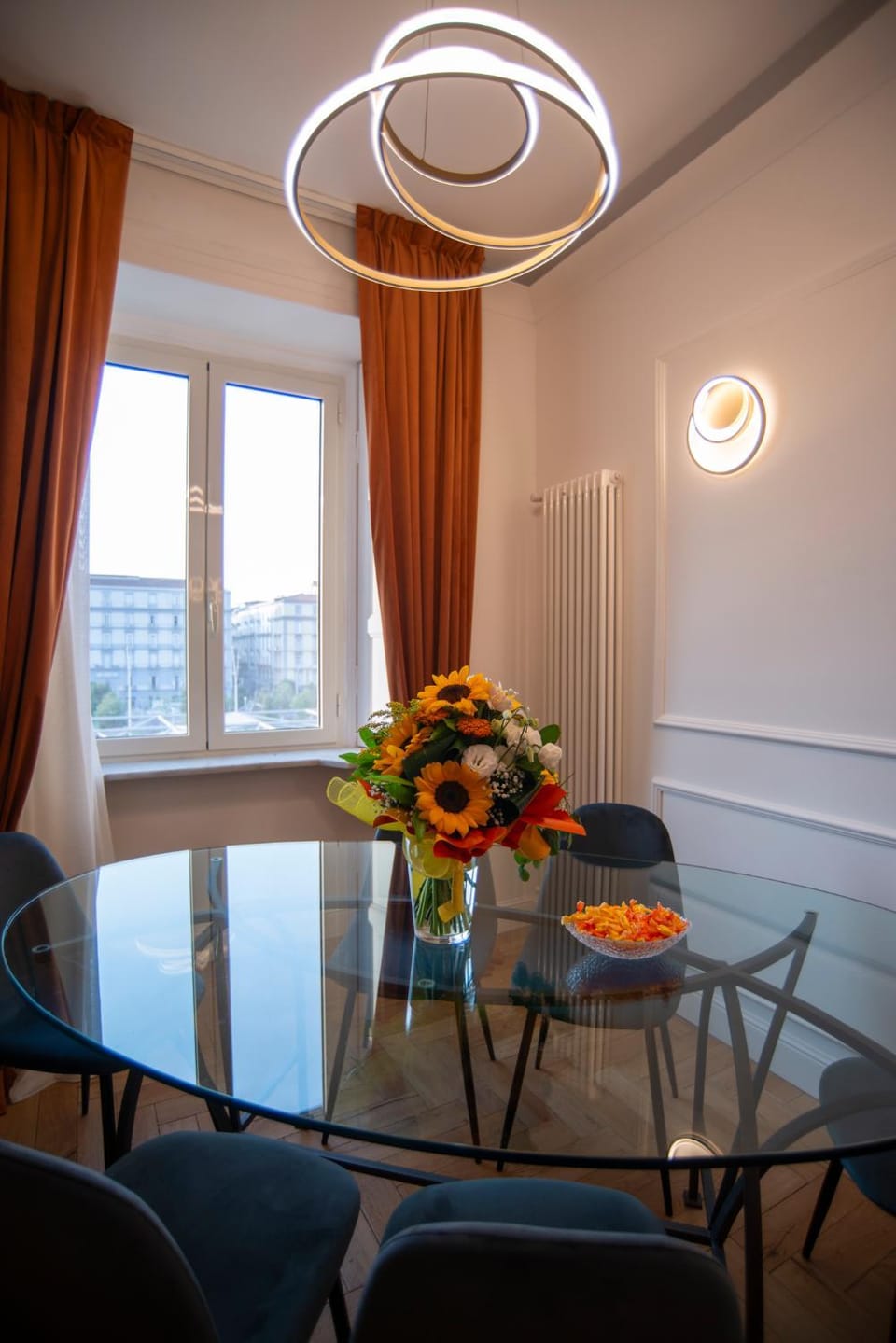 Living room, Seating area, Dining area