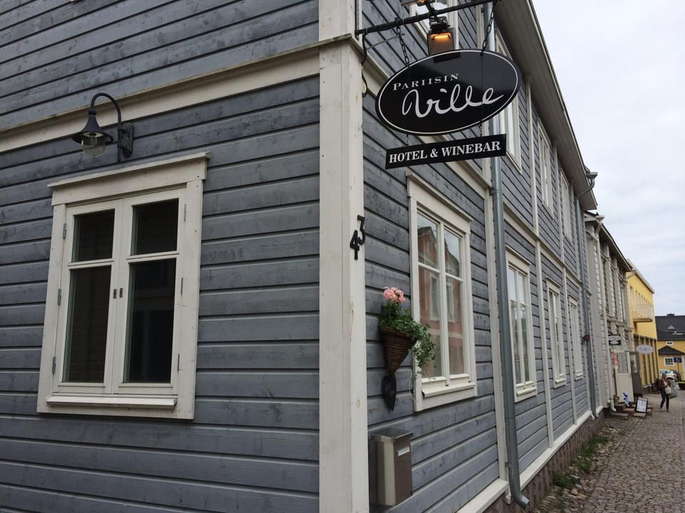 Facade/entrance