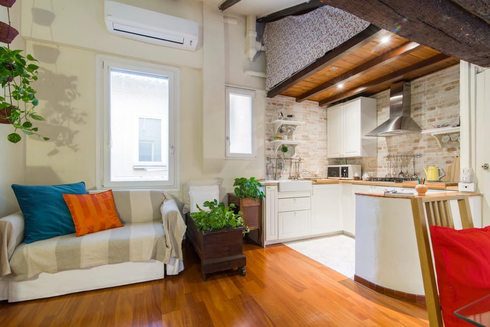 Kitchen or kitchenette, Living room