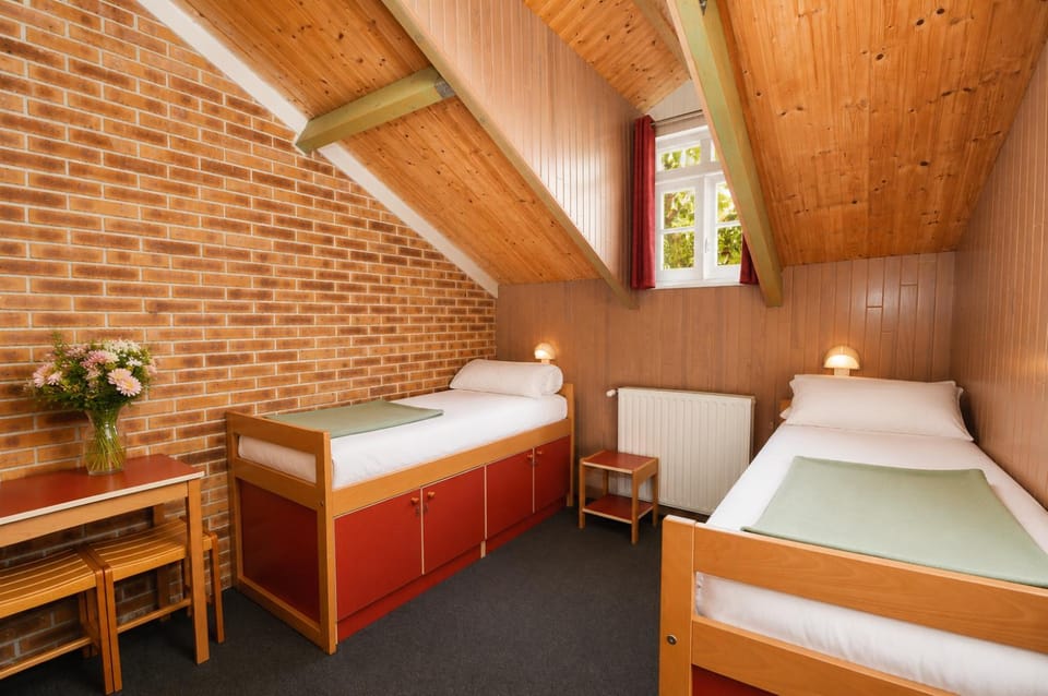 Shower, Toilet, Bed, Photo of the whole room, Bedroom, locker