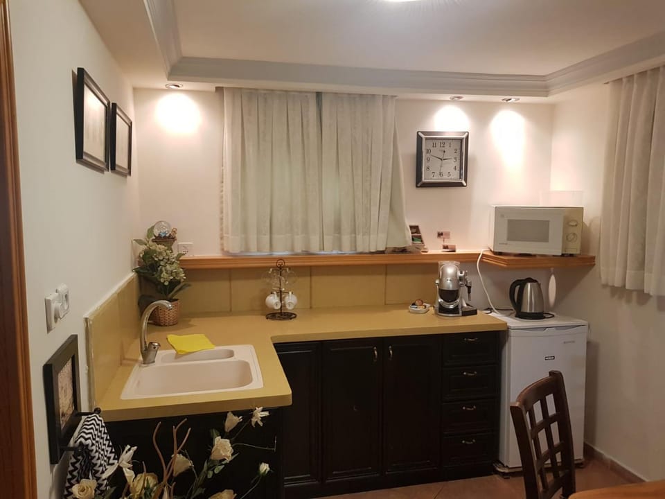Coffee/tea facilities, Kitchen or kitchenette, microwave
