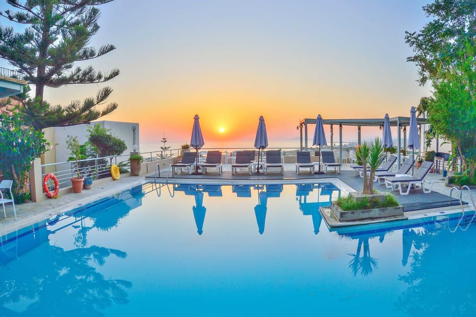 Swimming pool, Sunrise