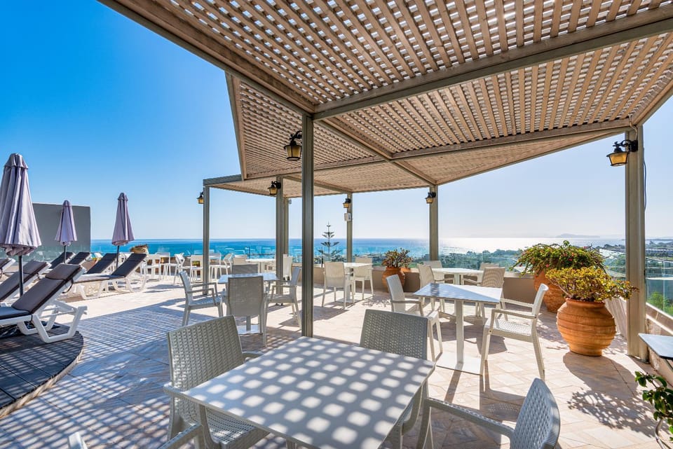 Day, Natural landscape, View (from property/room), Dining area, Sea view, Swimming pool