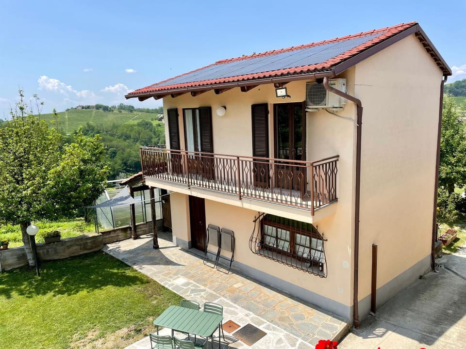 Property building, Natural landscape, Garden, Balcony/Terrace, Garden view