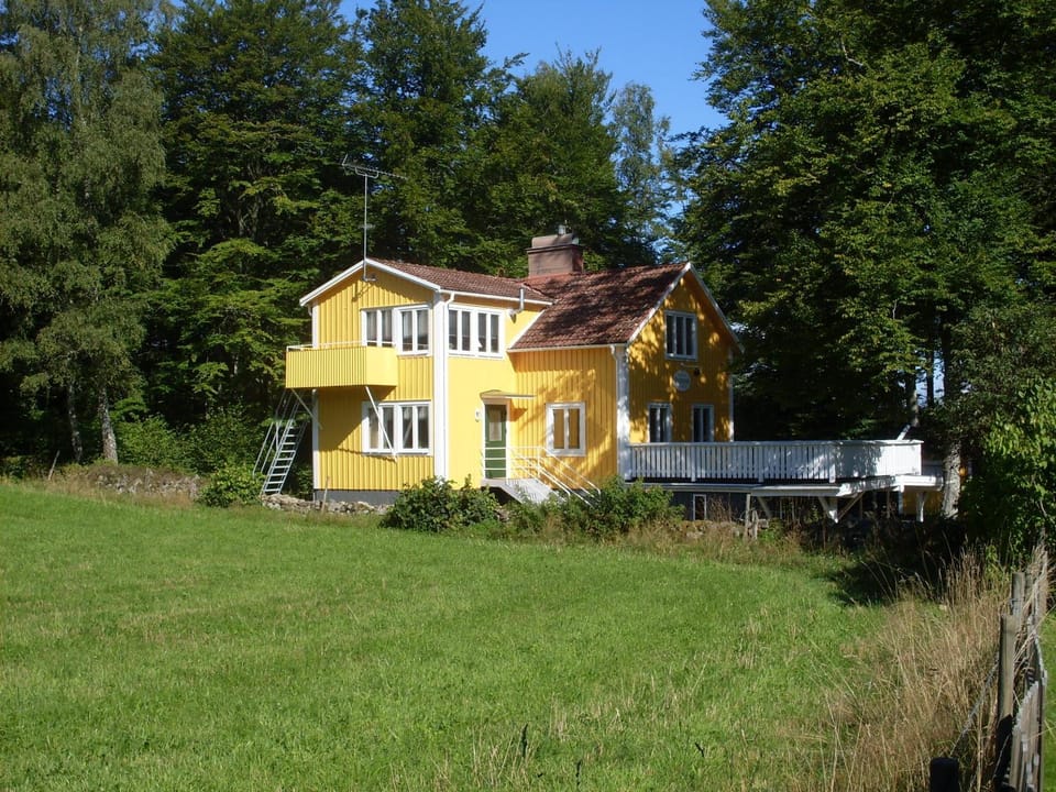 Property building, Facade/entrance, Natural landscape, Summer, Fishing, Garden, Canoeing, Hiking, Garden view