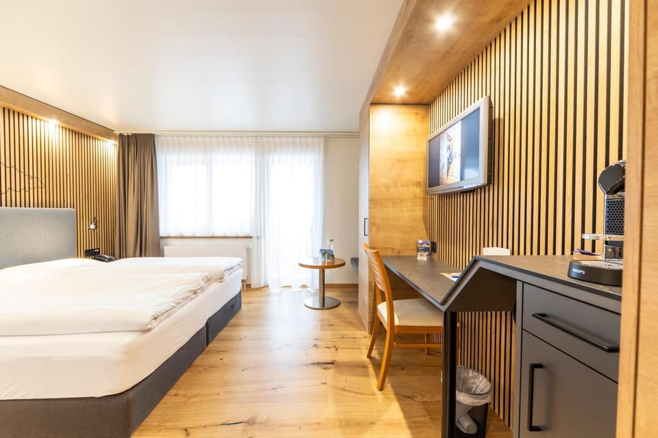 Bed, TV and multimedia, Photo of the whole room, Seating area