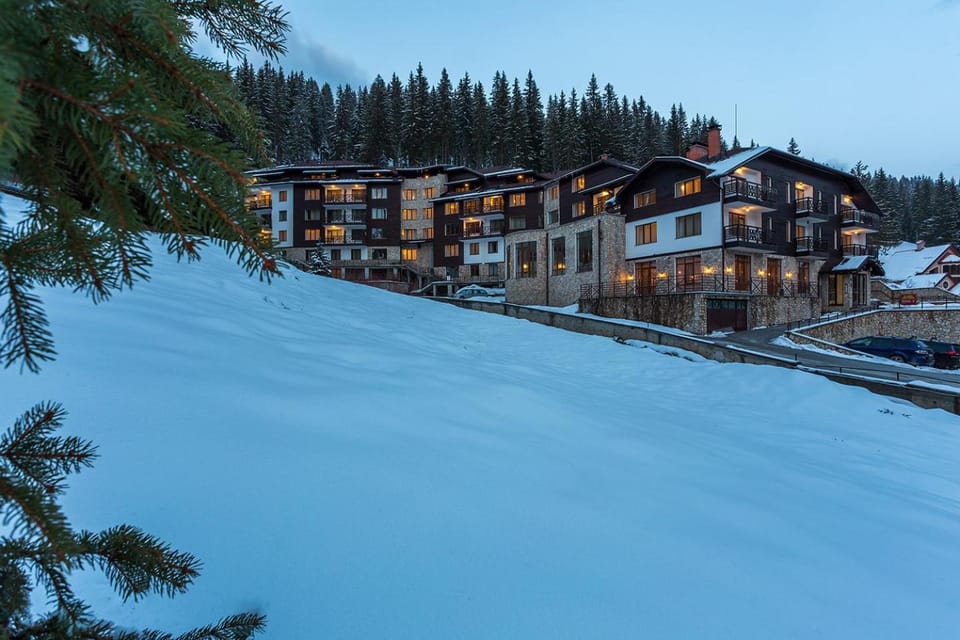 Facade/entrance, Day, Winter